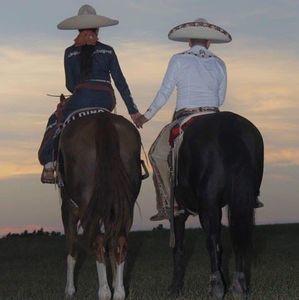 Meet your Posher, Eloina